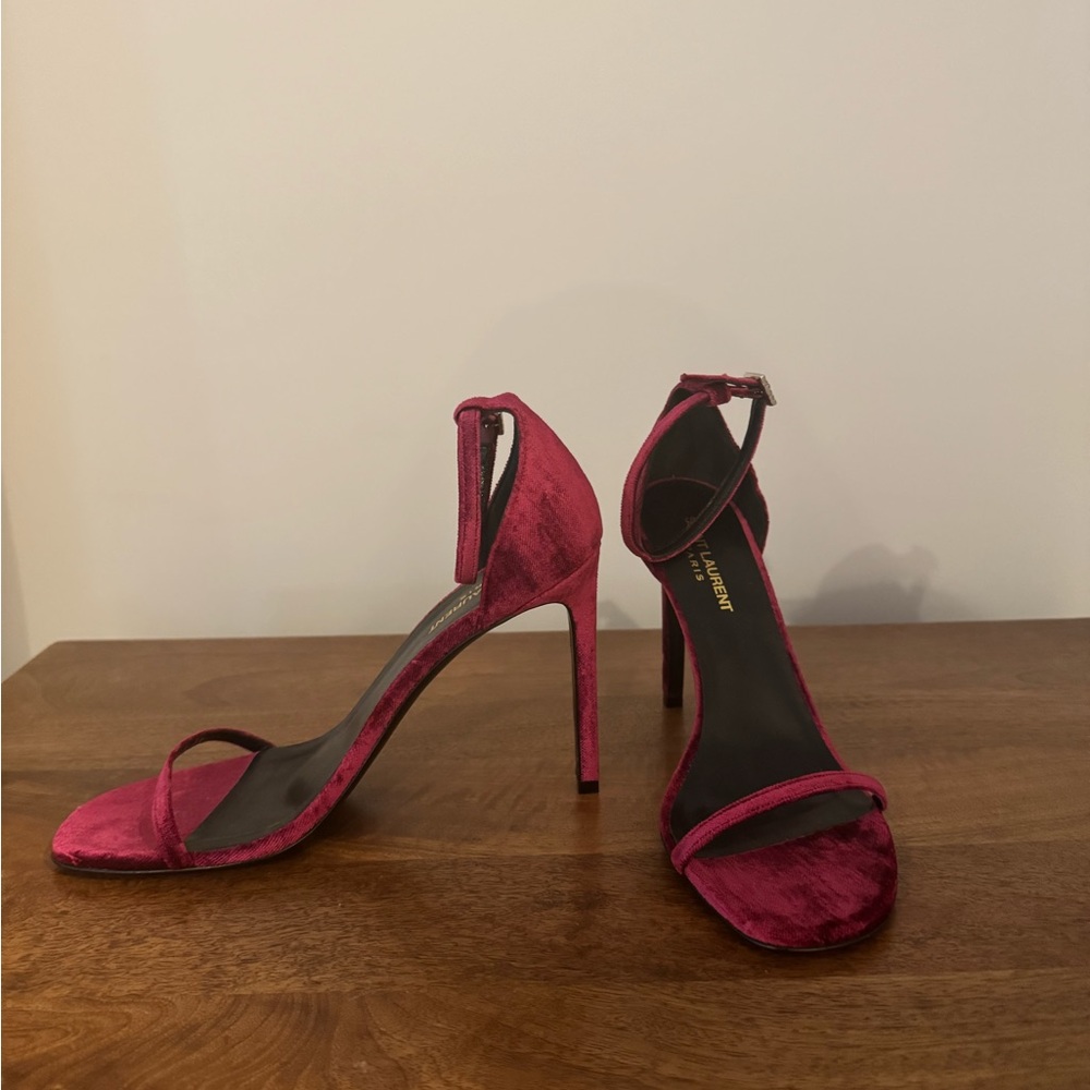 Saint Laurent Elegant Purple Velvet Women's Heels (39)